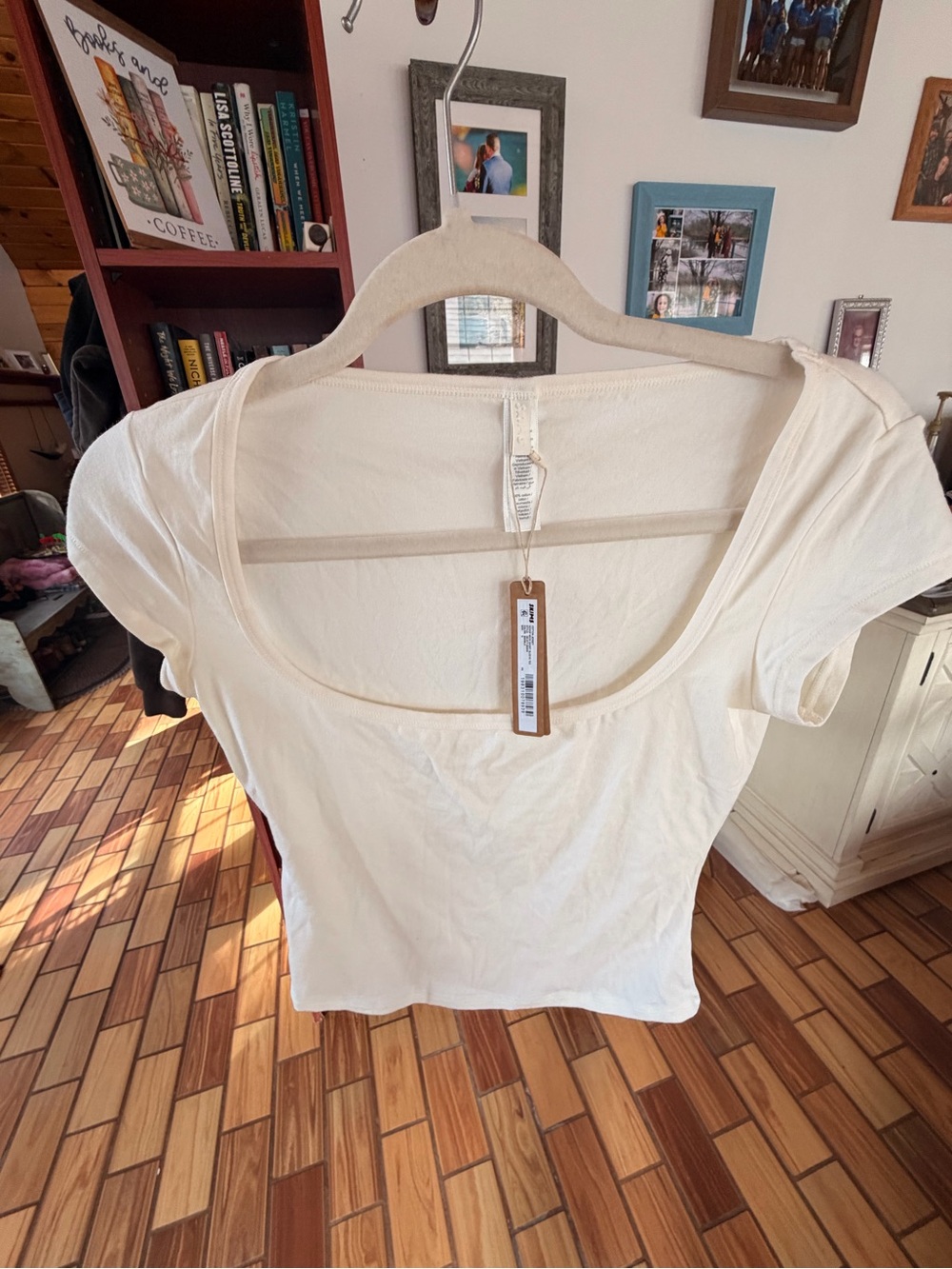 SKIMS Scoop Neck Short Sleeve Top in Cream